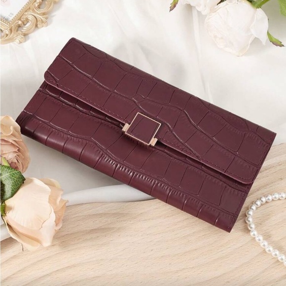 ⚠️Clearance Elegant Burgundy / Wine Red Crocodile-Embossed Clutch Long Wallet - Picture 2 of 8